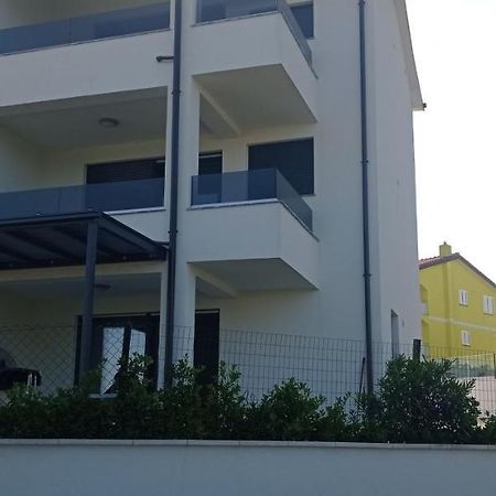 Apartman Ana Sveti Anton  Eksteriør billede