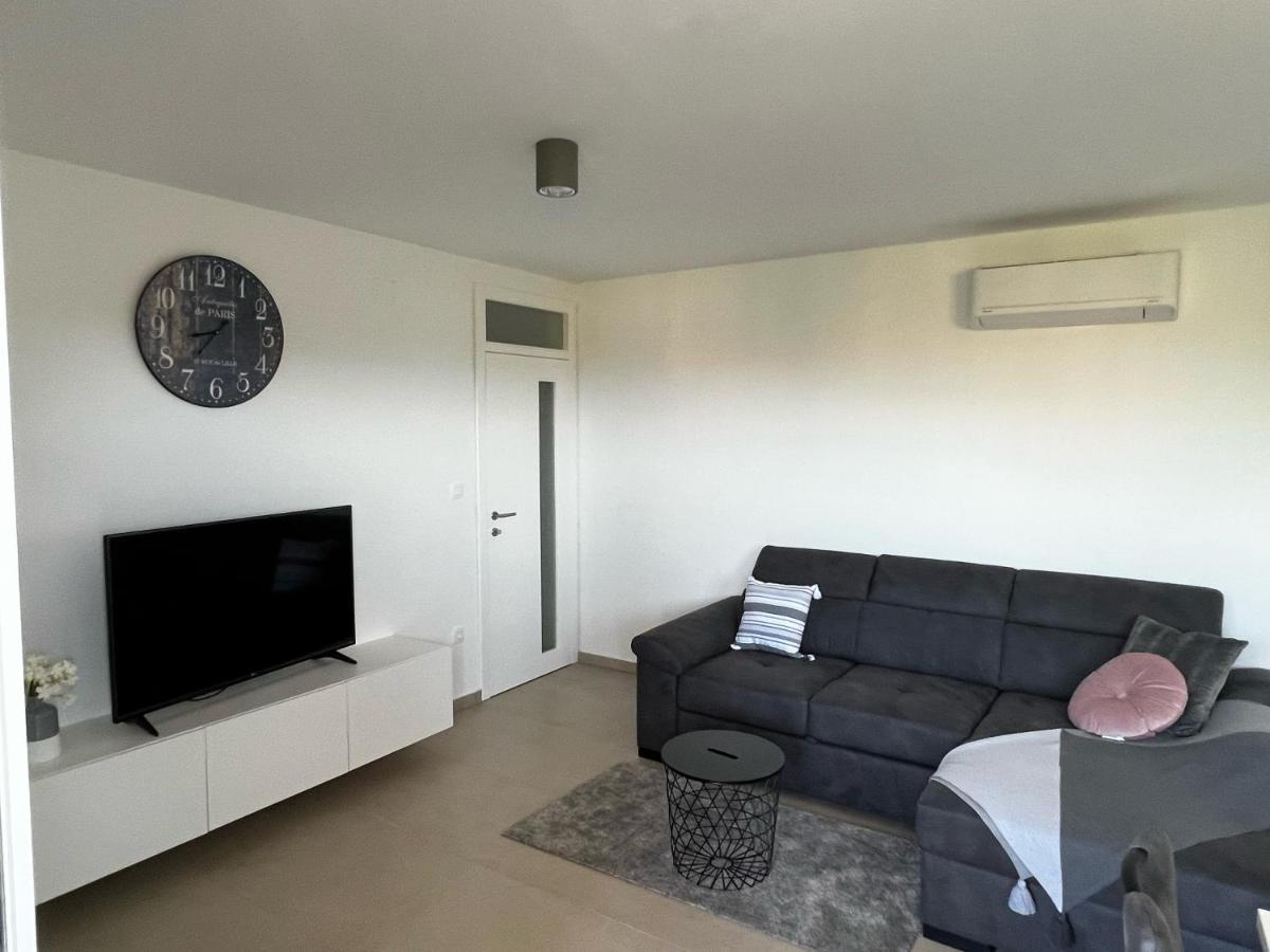 Apartman Ana Sveti Anton  Eksteriør billede