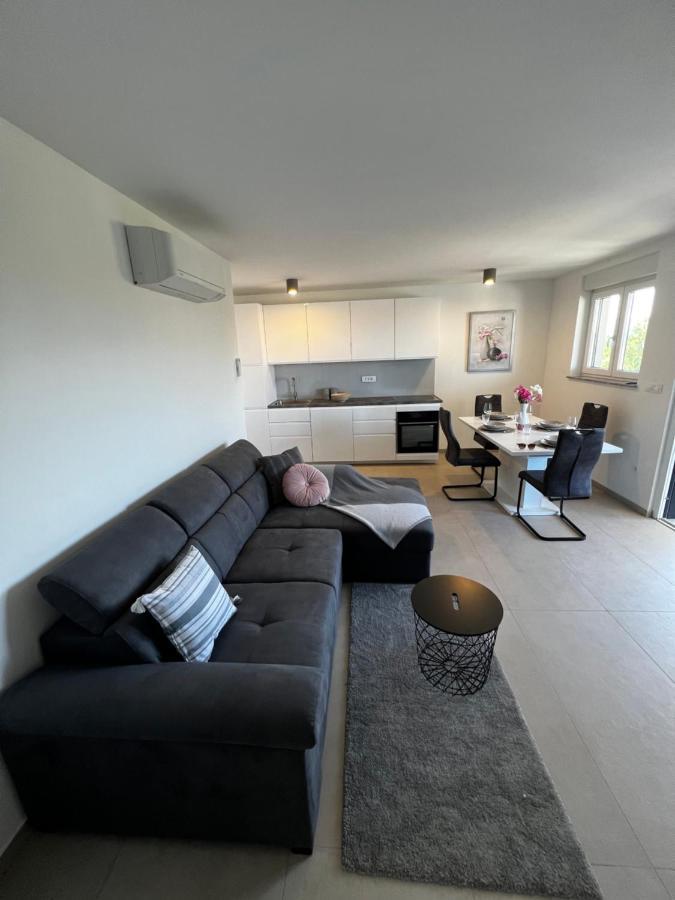 Apartman Ana Sveti Anton  Eksteriør billede